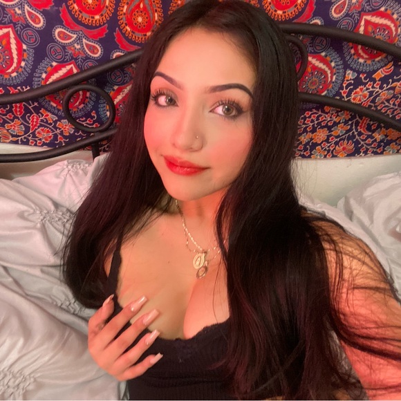 Meet your Posher, Giovana - Picture 1 of 1